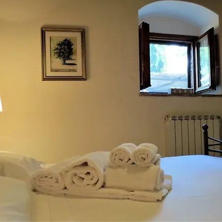 בית נופש Poloturisticoumbria Antico Casale 700 אומברטידה