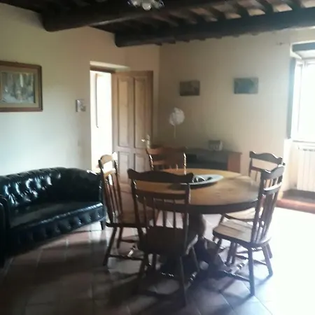 בית נופש Poloturisticoumbria Antico Casale 700 *