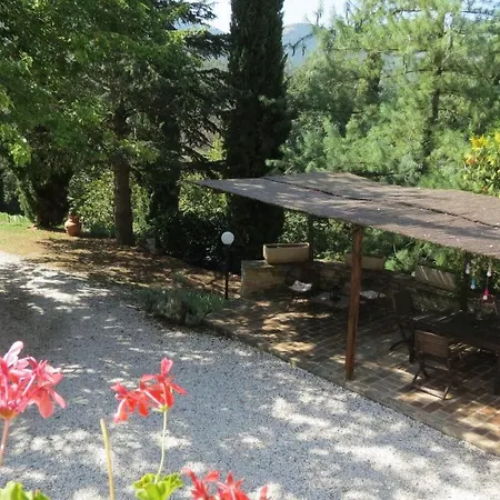 בית נופש Poloturisticoumbria Antico Casale 700 *